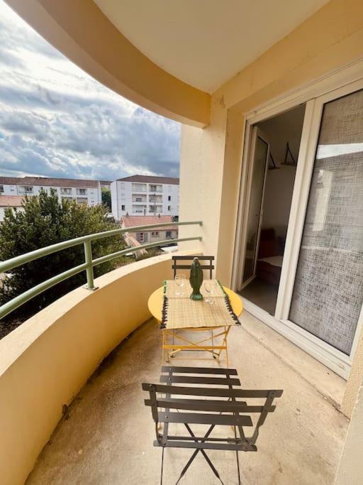 Appartement T1 De Standing A Port Boinot Avec Balcon Niort